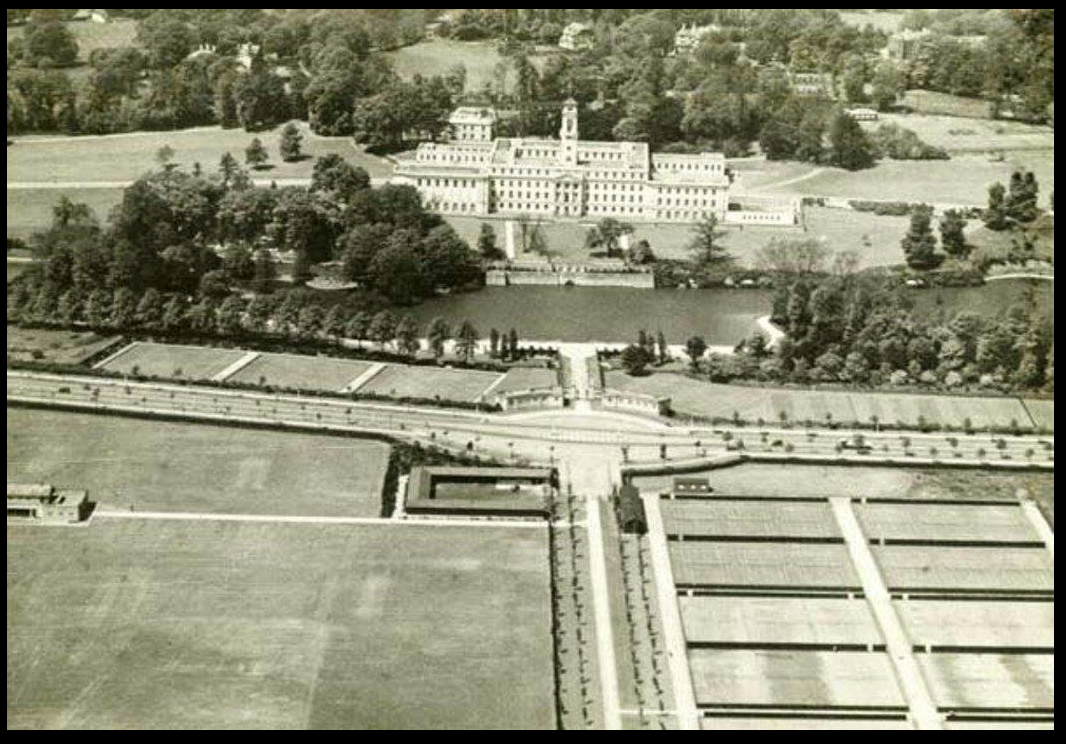 Aerial view of new playing fields and new university boulevard in 1930.